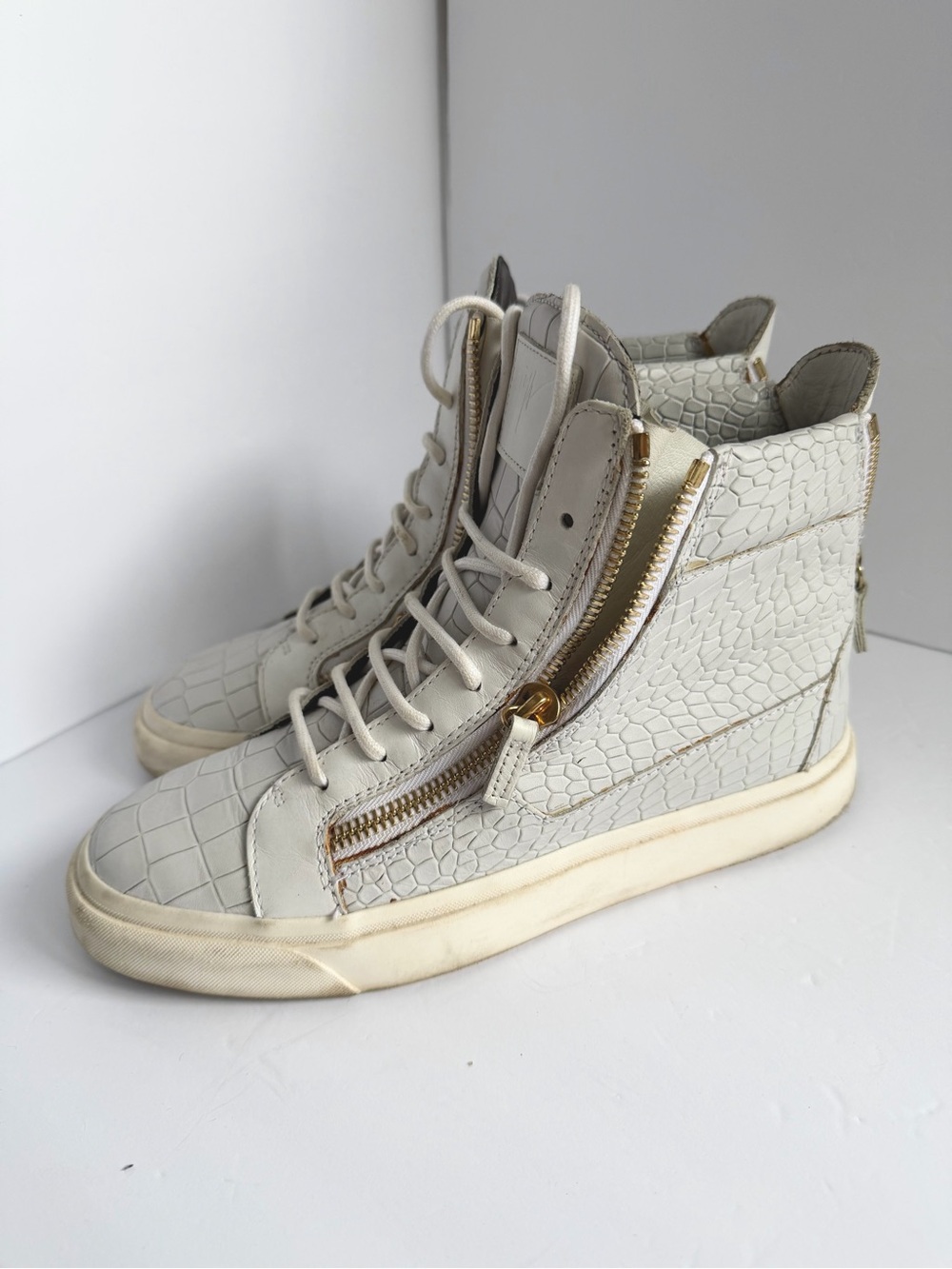 Giuseppe Zanotti White Croc High Top Sneakers EU 41 – Glue Marks
